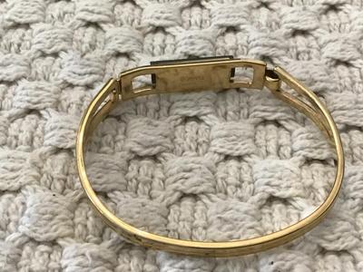 1978 Vintage Avon Jade Stone atype Bracelet locking Gold Tone
