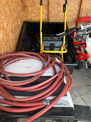 No titles, storage locker auction