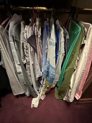 Clothing - Women's Boutique & Fashion Brands 40 - 80 Pieces sizes L - 2XL