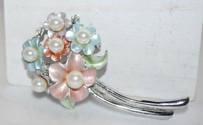 Pale PINK & BLUE Flowers with Faux PEARLS BROOCH (2¾" x 1½") on a Silver Tone Setting