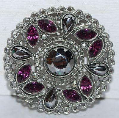 Marquise Cut PURPLE & Teardrop Cut GRAY Stones BROOCH (1¾" Diam.) on a Silver Tone Setting