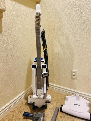 HARDLY USED SHARK ROTATOR NV500 SERIES BAGLESS VACUUM