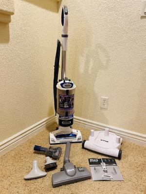 HARDLY USED SHARK ROTATOR NV500 SERIES BAGLESS VACUUM