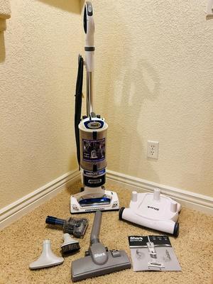 HARDLY USED SHARK ROTATOR NV500 SERIES BAGLESS VACUUM