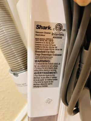 HARDLY USED SHARK ROTATOR NV500 SERIES BAGLESS VACUUM