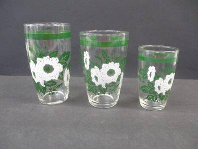 Anchor Hocking Vintage Beverage Glasses White Flowers