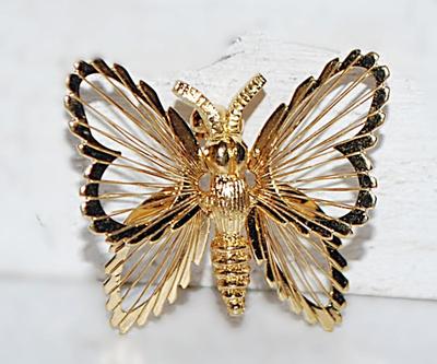 Small ALL GOLD Colored BUTTERFLY BROOCH (¾" x ¾") with Wire Art Leme' Wings on a Gold Tone Setting