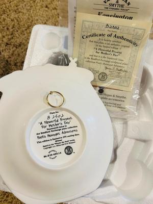 WINNIE THE POOH HONEY POT ADVENTURES SCULPTURAL PLATES FROM THE BRADFORD EXCHANGE