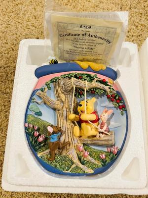 WINNIE THE POOH HONEY POT ADVENTURES SCULPTURAL PLATES FROM THE BRADFORD EXCHANGE