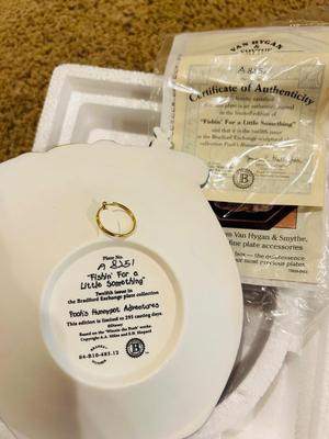 WINNIE THE POOH HONEY POT ADVENTURES SCULPTURAL PLATES FROM THE BRADFORD EXCHANGE