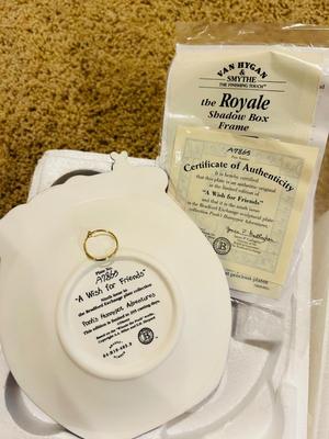 WINNIE THE POOH HONEY POT ADVENTURES SCULPTURAL PLATES FROM THE BRADFORD EXCHANGE