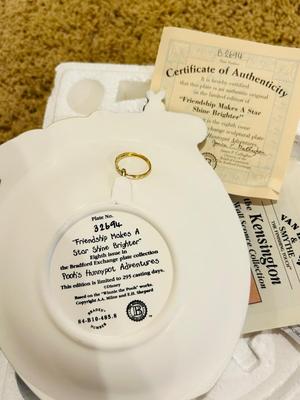 WINNIE THE POOH HONEY POT ADVENTURES SCULPTURAL PLATES FROM THE BRADFORD EXCHANGE