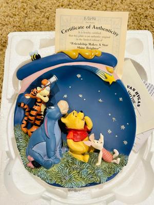 WINNIE THE POOH HONEY POT ADVENTURES SCULPTURAL PLATES FROM THE BRADFORD EXCHANGE