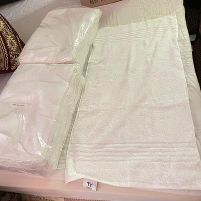 Black & White Checked Bathroom Accessories & Towels (PB-RG)