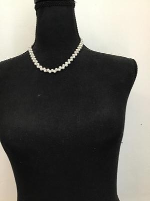 Very beautiful faux white pearl necklace