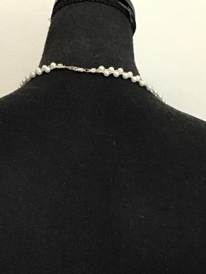 Very beautiful faux white pearl necklace