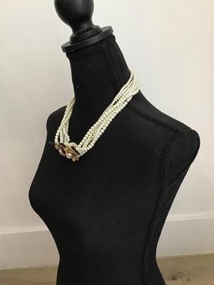 Vintage pearl floral necklace