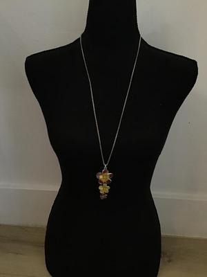 Beautiful Silvertone multicolored flower necklace