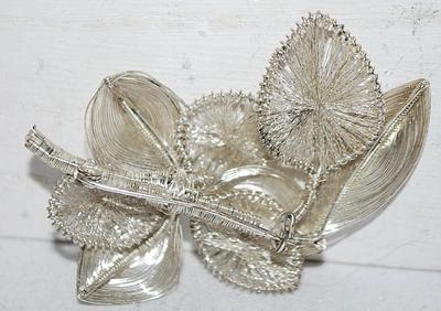 Beautiful WIRE ART Silver Colored Lame' Bouquet BROOCH (2¼" x 1½") on a Silver Tone Setting