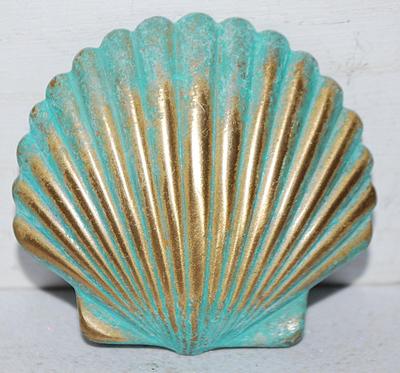 VINTAGE PATINA & GOLD Colored GROOVES SCALLOP SHELL BROOCH (2¼" x 2") on a Patina Setting