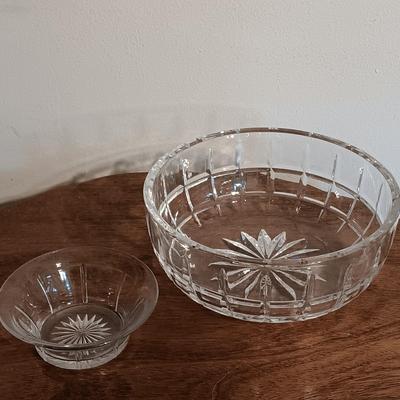 LOT 139: Vintage Side Table with Cookbooks, Anchor Hocking Tartan Pitcher, Queen Mary Candle Holders & More