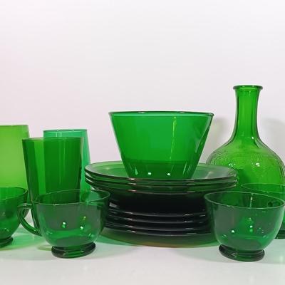 LOT 206: Forest Green Depression Glass Dishware