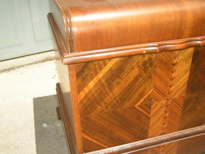 ROOS cedar chest. Beautiful intricately inlaid pattern front.