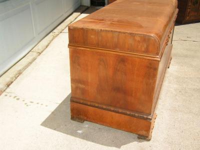 ROOS cedar chest. Beautiful intricately inlaid pattern front.
