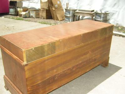 ROOS cedar chest. Beautiful intricately inlaid pattern front.