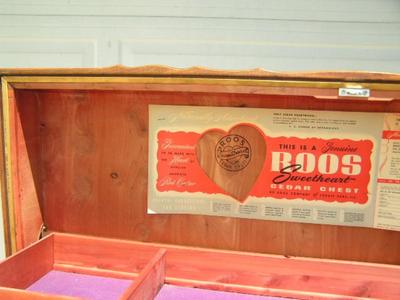 ROOS cedar chest. Beautiful intricately inlaid pattern front.