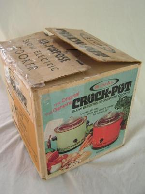 CLASSIC Rival Crock Pot with “Bread ‘n Cake Bake” baking insert