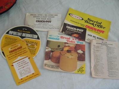 CLASSIC Rival Crock Pot with “Bread ‘n Cake Bake” baking insert