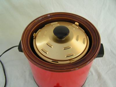 CLASSIC Rival Crock Pot with “Bread ‘n Cake Bake” baking insert