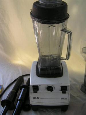 Vita-Mix Super 5000 food blender/processor. Looks like new