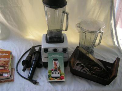 Vita-Mix Super 5000 food blender/processor. Looks like new