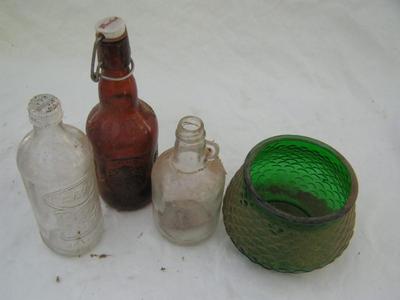 Lot of 4 assorted glass items