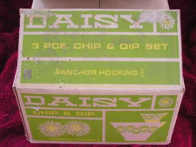 Anchor Hocking “Chip & Dip” set, mid century vintage. look like new