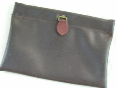 Classic small leatherette coin & bill purse with spring hold-open,