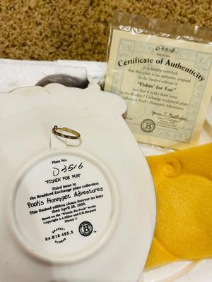 WINNIE THE POOH HONEY POT ADVENTURES SCULPTURAL PLATES FROM THE BRADFORD EXCHANGE