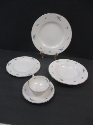 33 Pieces Of Vintage Syracuse Celeste Platinum Trim Blue Leaves