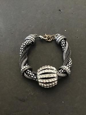 Vintage bedazzle very good quality bracelet