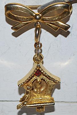 VINTAGE Gold Colored BOW & BIRDHOUSE BROOCH (1¾" x 1") with Dangle House and 2 Birds & RED Stone on a Gold Tone Setting