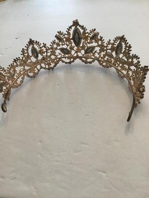 Vintage gold tone crown