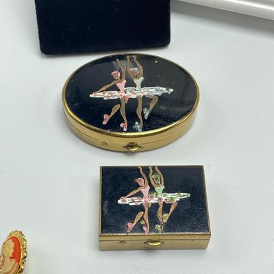 Compacts, Locket, Cameos and More Timeless Pieces (ST-SS)