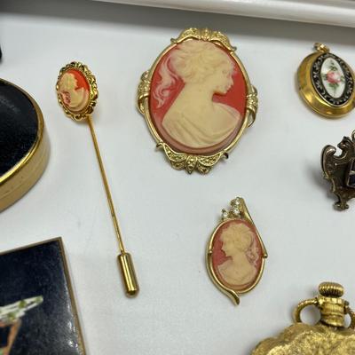 Compacts, Locket, Cameos and More Timeless Pieces (ST-SS)