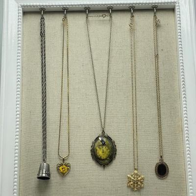 Compacts, Locket, Cameos and More Timeless Pieces (ST-SS)