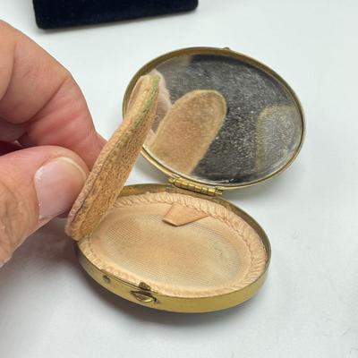 Compacts, Locket, Cameos and More Timeless Pieces (ST-SS)