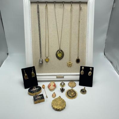 Compacts, Locket, Cameos and More Timeless Pieces (ST-SS)