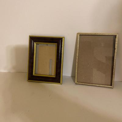 LOT 13L: Miscellaneous Picture Frames