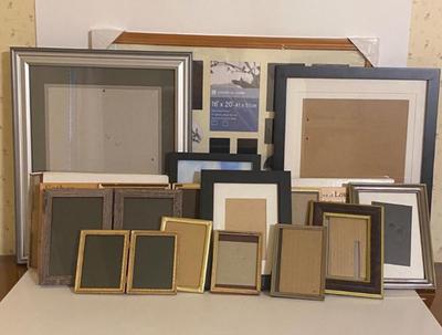 LOT 13L: Miscellaneous Picture Frames